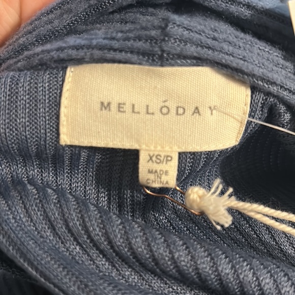 Melloday XS Dusty Blue Cross Sweater - Picture 4 of 6